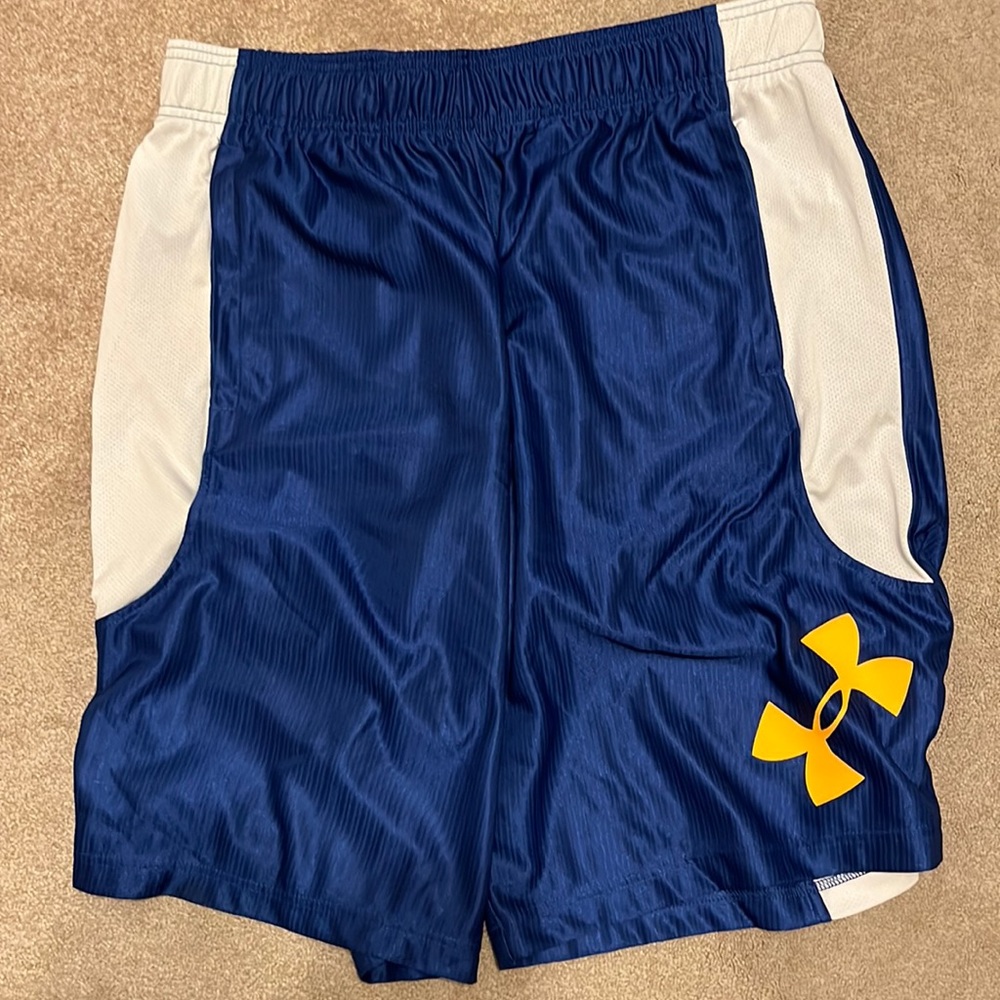 UnderArmor Mens XL Loose HeatGear Shorts - Like New